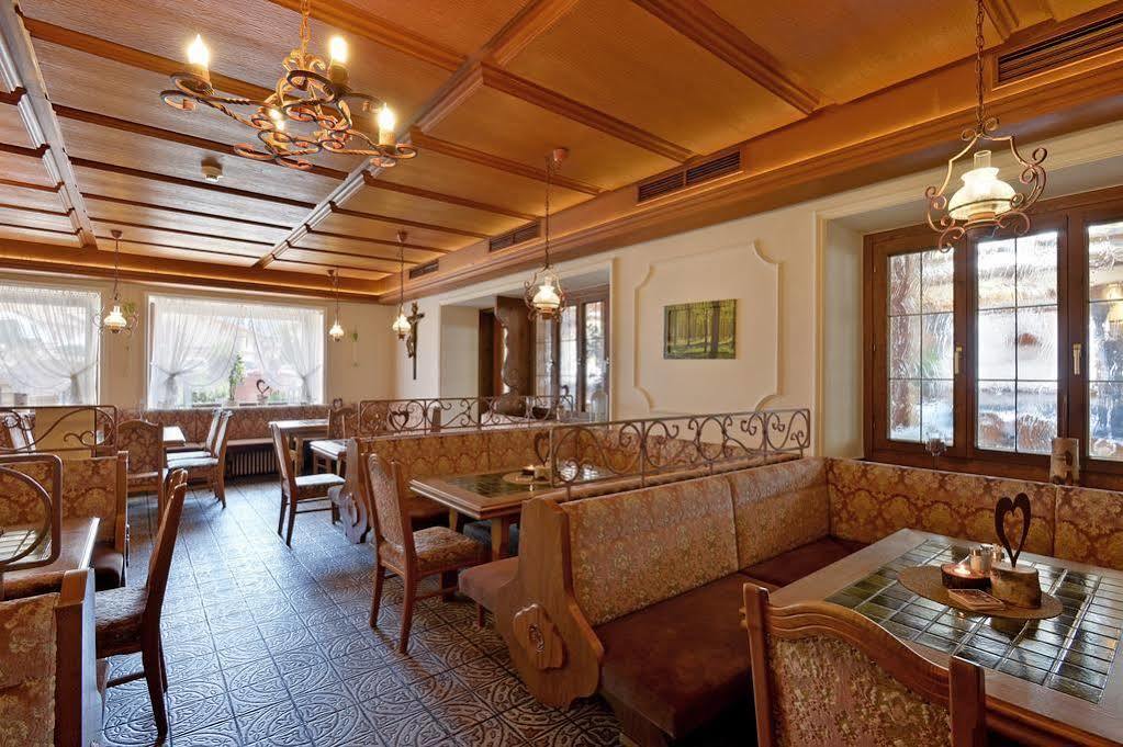 Hotel Restaurant Gradlwirt Niederndorf  Buitenkant foto