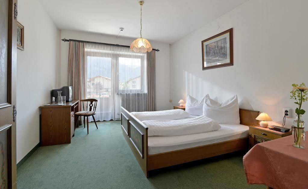 Hotel Restaurant Gradlwirt Niederndorf  Buitenkant foto