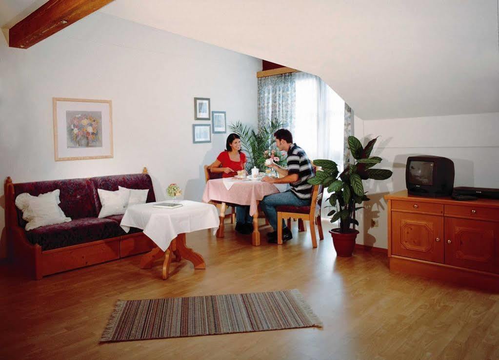 Hotel Restaurant Gradlwirt Niederndorf  Buitenkant foto