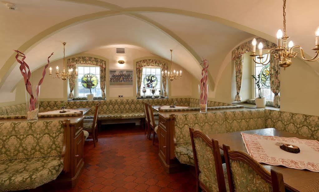 Hotel Restaurant Gradlwirt Niederndorf  Buitenkant foto