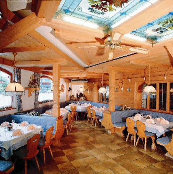 Hotel Restaurant Gradlwirt Niederndorf  Buitenkant foto