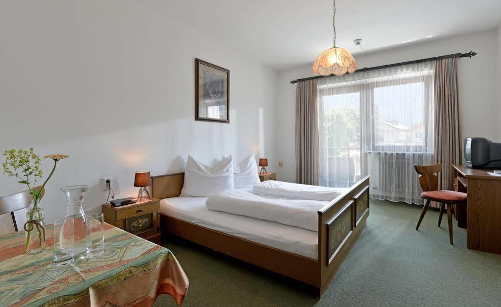 Hotel Restaurant Gradlwirt Niederndorf  Buitenkant foto