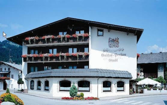 Hotel Restaurant Gradlwirt Niederndorf  Buitenkant foto