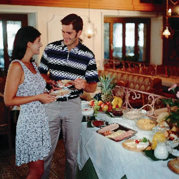 Hotel Restaurant Gradlwirt Niederndorf  Buitenkant foto