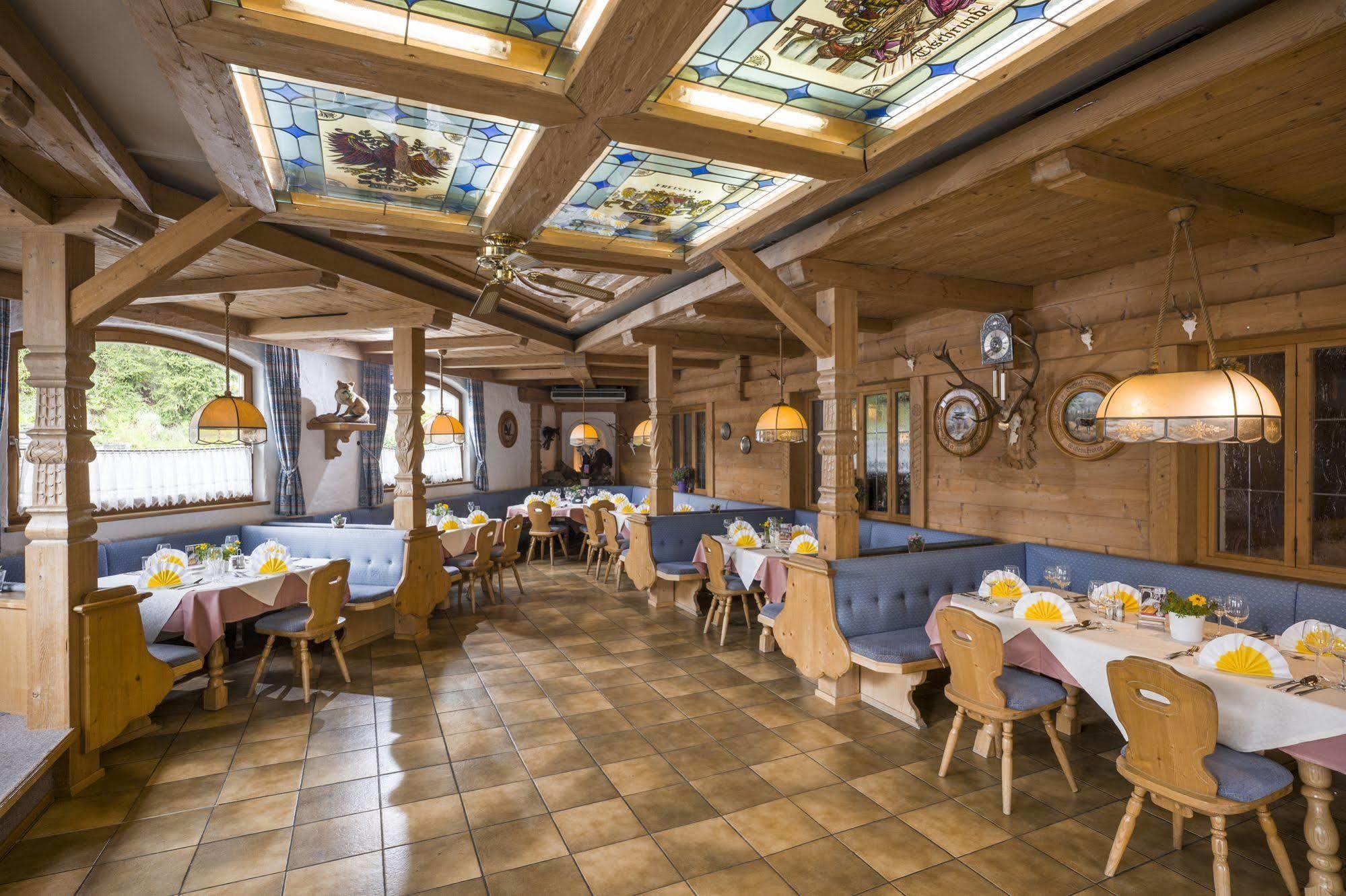 Hotel Restaurant Gradlwirt Niederndorf  Buitenkant foto