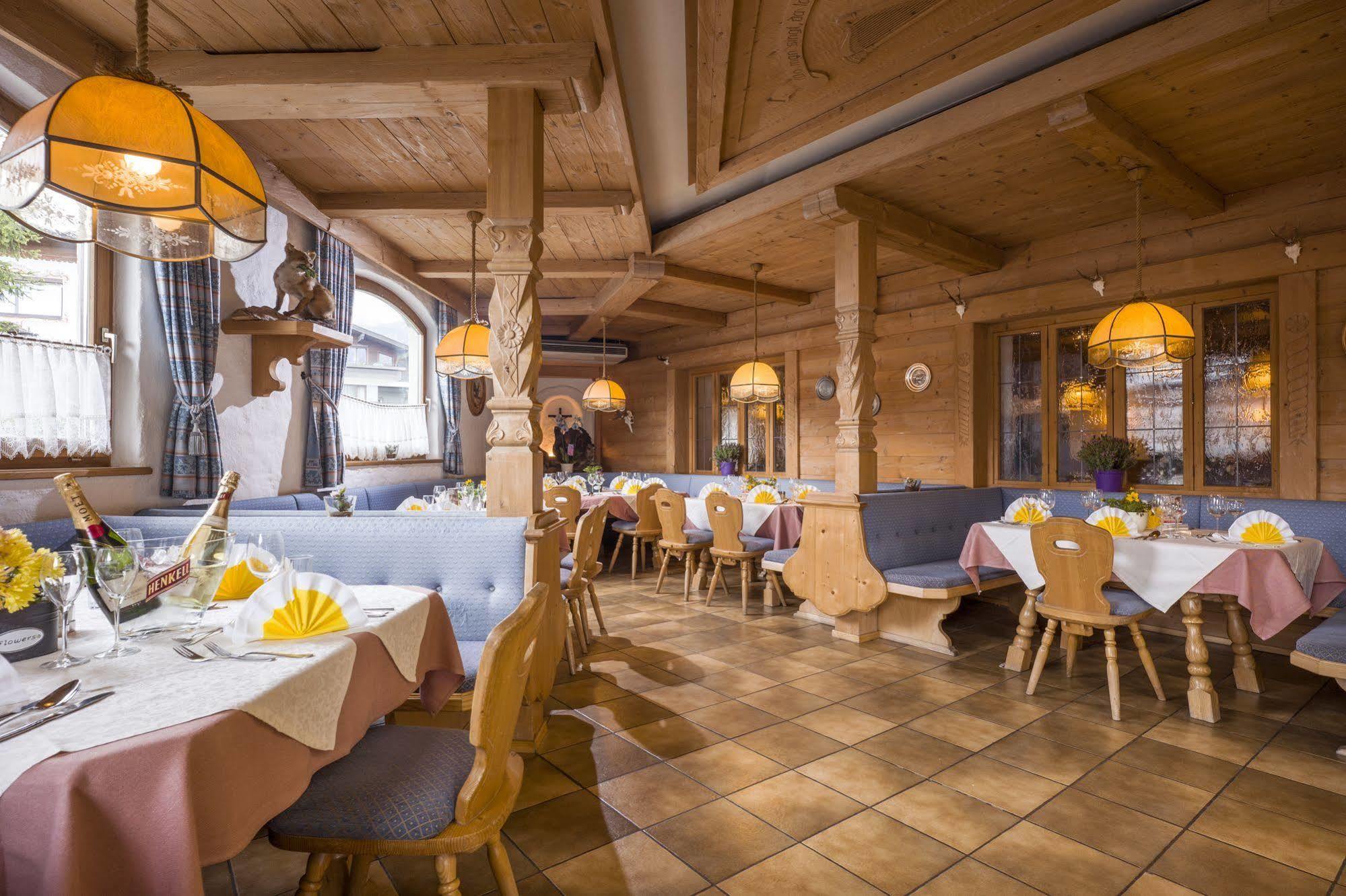 Hotel Restaurant Gradlwirt Niederndorf  Buitenkant foto