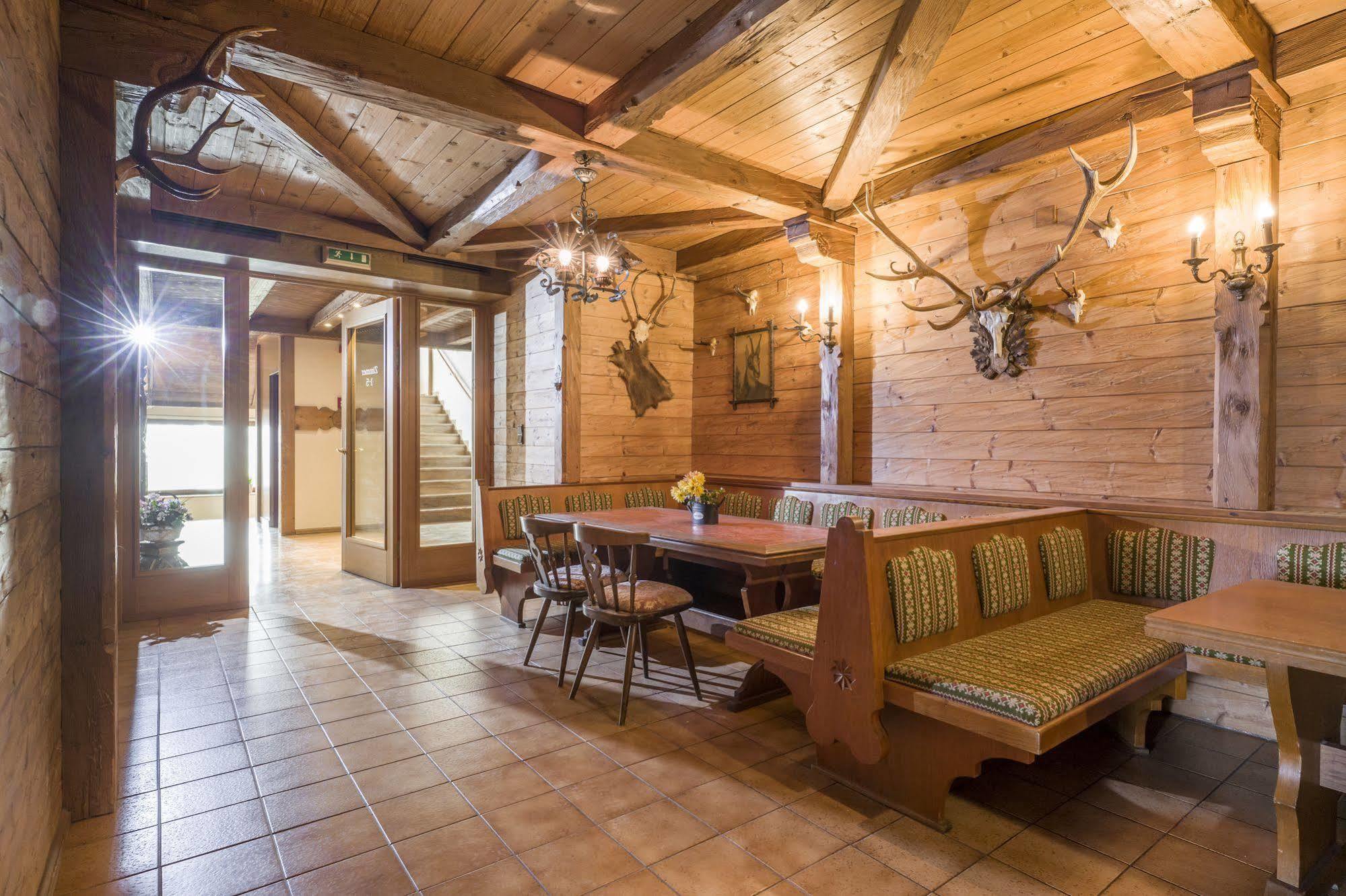 Hotel Restaurant Gradlwirt Niederndorf  Buitenkant foto
