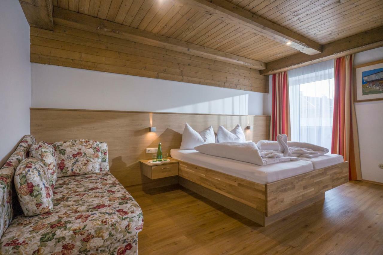 Hotel Restaurant Gradlwirt Niederndorf  Buitenkant foto